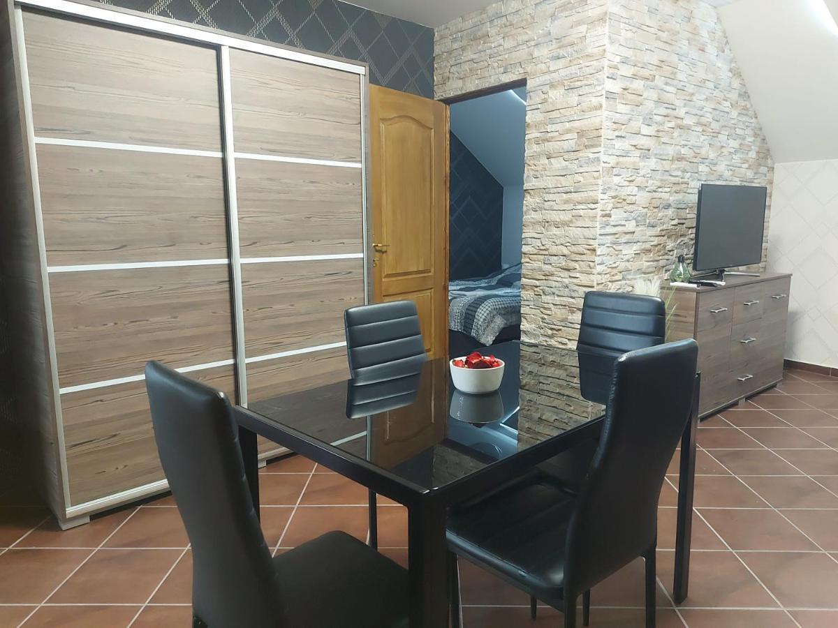 Aniko Szallas Baja Εξωτερικό φωτογραφία